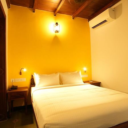 The Sunset Bay Fort Kochi Exterior foto